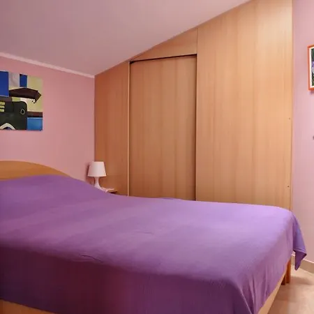 Val דירה אומאג